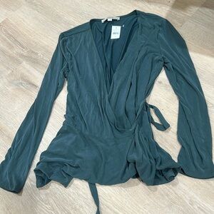 NWT NEW LOFT woman’s wrap top size Small S - green v neck twist peplum